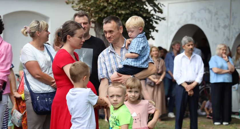 Odpust i Jubileuszowe Diecezjalne Spotkanie Rodzin w Miedniewicach (foto, film)