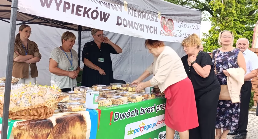 Słodka pomoc dla braci Strugińskich. Mieszkańcy Łyszkowic znów nie zawodzą (foto)