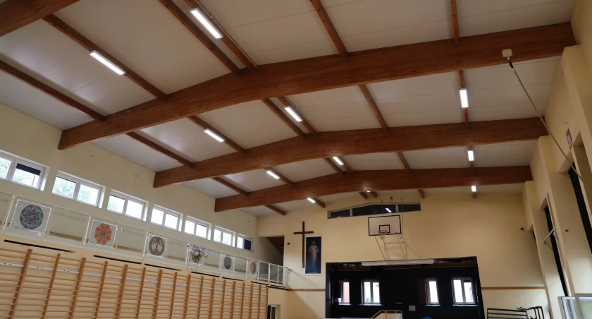 Pijarska z nowym, energooszczędnym oświetleniem w sali gimnastycznej (foto)
