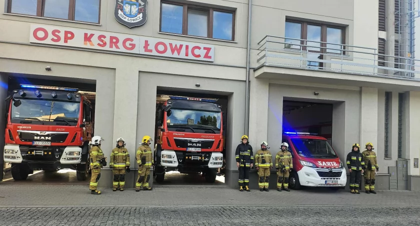Strażacy z Łowicza oddali hołd druhowi OSP w Sierakowicach, który zginął na akcji