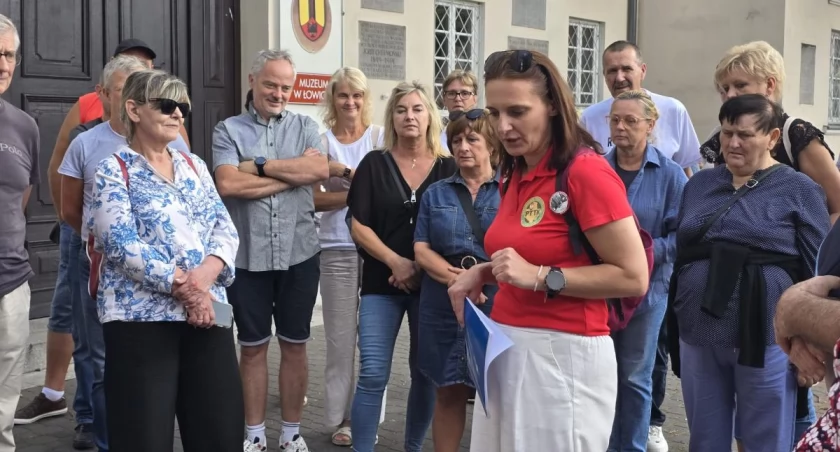 Rozpoczął się ostatni wakacyjny spacer z łowickimi przewodnikami (foto)