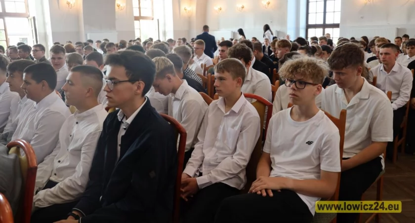 Zespół Szkół Technicznych w Łowiczu rozpoczął rok szkolny 2025/2026 (foto)