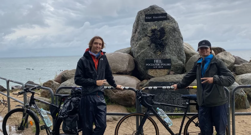 Studenci z Łowicza objechali na rowerach polskie wybrzeże Bałtyku (foto)