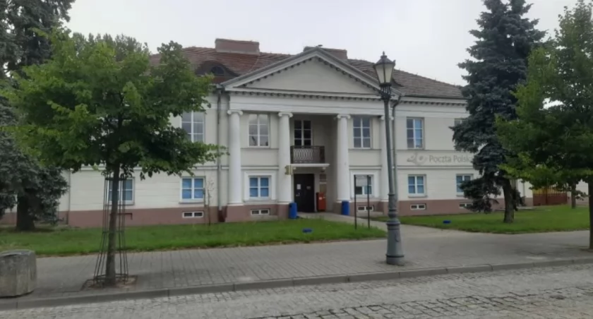 Biuro Prasowe Poczty Polskiej odpowiada w sprawie godzin otwarcia placówki w Łowiczu