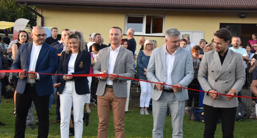 Sport, emocje i zabawa. Świętowano otwarcie boiska w Nowych Zdunach (foto,film)