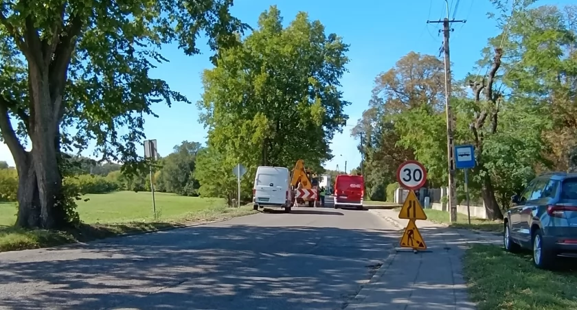 Rusza modernizacja ulicy Nadbzurzańskiej w Łowiczu. Kierowcy muszą liczyć się z utrudnieniami (foto)