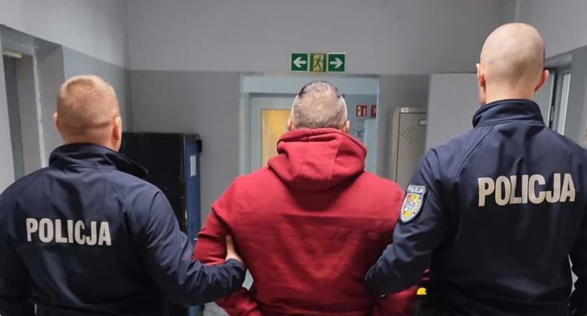Łowiccy kryminalni uderzają w narkobiznes. Co posiadał zatrzymany mężczyzna? (foto)