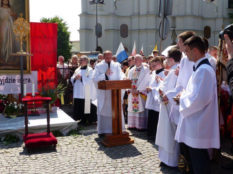 Ulicami miasta przeszła procesja z okazji Bożego Ciała