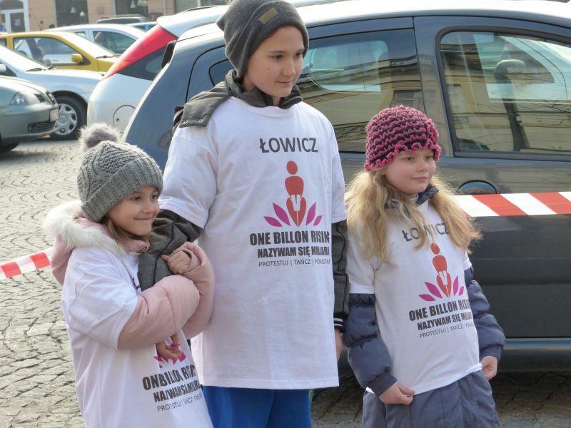 Taniec przeciwko molestowaniu kobiet i dziewcząt - VIDEO