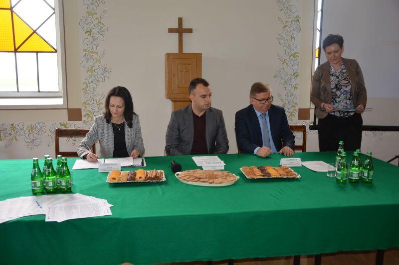 Powiększy się muszla koncertowa w Sannikach i zmieni ogrodzenie