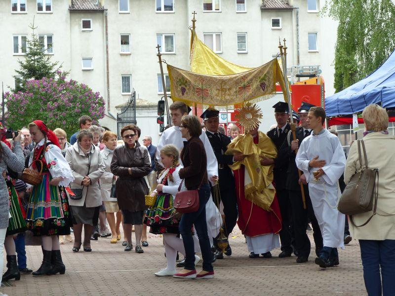Wierni parafii św. Ducha już bawią się na festynie