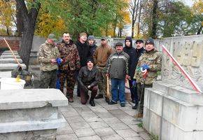 „Dziesiątacy” będą porządkować groby wojskowych. Możesz pomóc