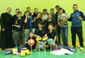 Sportowcy „Pijarskiej” na podium parafiady