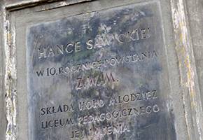 O działaniach podjętych ws. tablicy Hanki Sawickiej