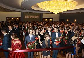 Ekonomik zainauguruje sezon studniówkowy