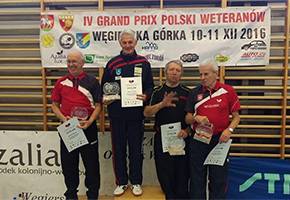 Weekendowe rozgrywki w tenisie stołowym mężczyzn