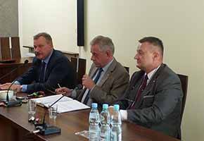 O 350 zł więcej w kieszeni starosty