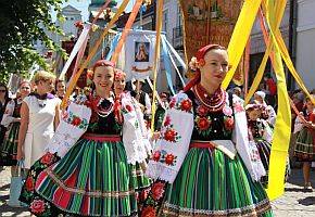 Na łowicką nutę podczas obchodów Bożego Ciała 