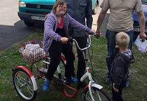 Dar PCK i mieszkańców gminy dla Zuzi z Nieborowa