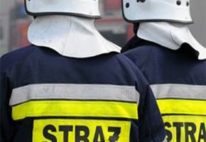 Spłonął pustostan, paliły się też sadze w kominie