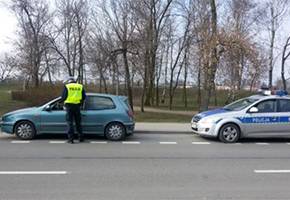 35 wykroczeń w ciągu 16h, w tym utrata prawa jazdy  