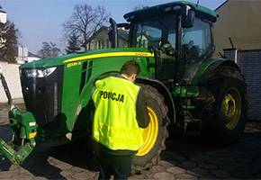 Policjanci odzyskali ciagnik o wartości 800 tys. zł