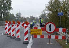 Utrudnienie w ruchu w związku z remontem mostu - VIDEO