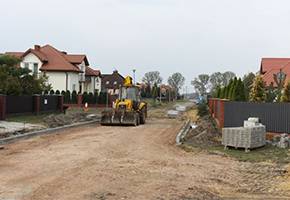 Kostka na Bursztynowej, asfalt na Grabowej