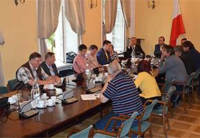 Kościół domaga się placu na Górkach i „straszy” sądem