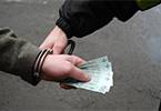 Próbował wręczyć policjantom łapówkę