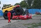 Kaskaderzy z Czech pokazali monster trucki