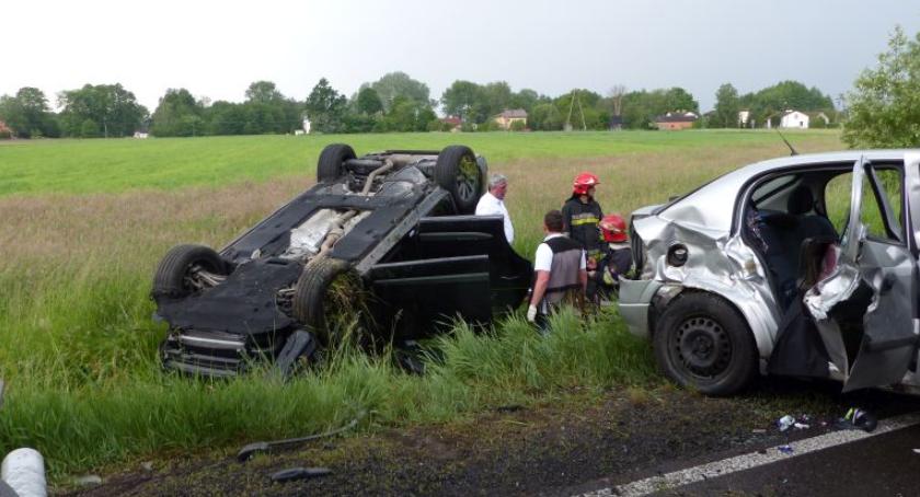 Zderzenie audi i opla na krajowej 70 - Aktualizacja 