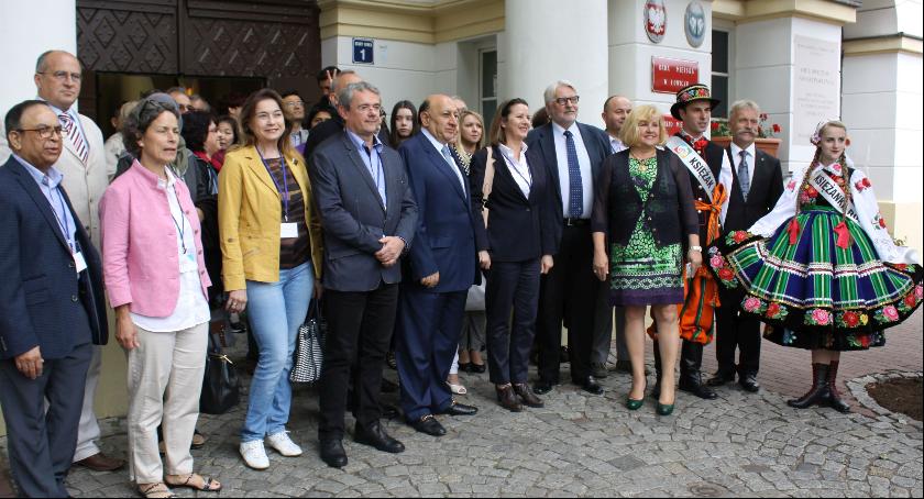 Szef polskiej dyplomacji z ambasadorami w Łowiczu