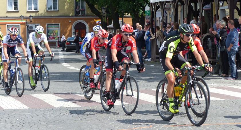 Peleton kolarzy przejechał przez Łowicz