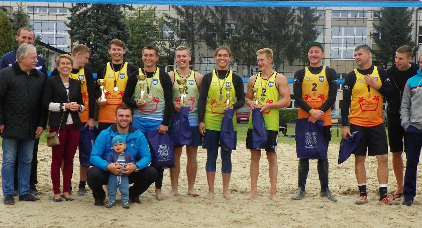Zgiersko-głowieński duet triumfował w mistrzostwach Łowicza w siatkówce plażowej