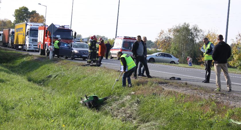 Poważny wypadek w Łowiczu. Zablokowana DK nr 92