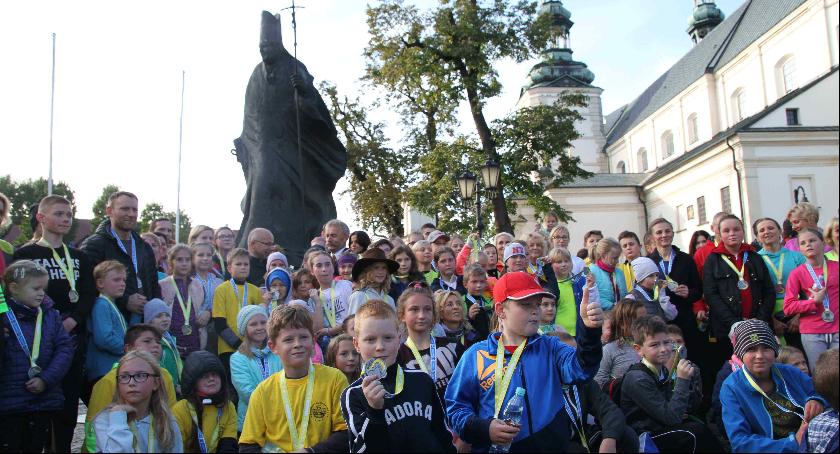 Bieg papieski w Łowiczu (zdjęcia)