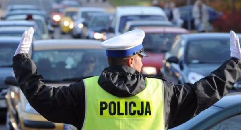 Trwa akcja Znicz. Ograniczenia w ruchu w rejonie cmentarzy