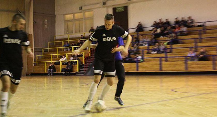 KIA Open I liga: sensacyjna porażka Reniksu, Drużyna KIA liderem