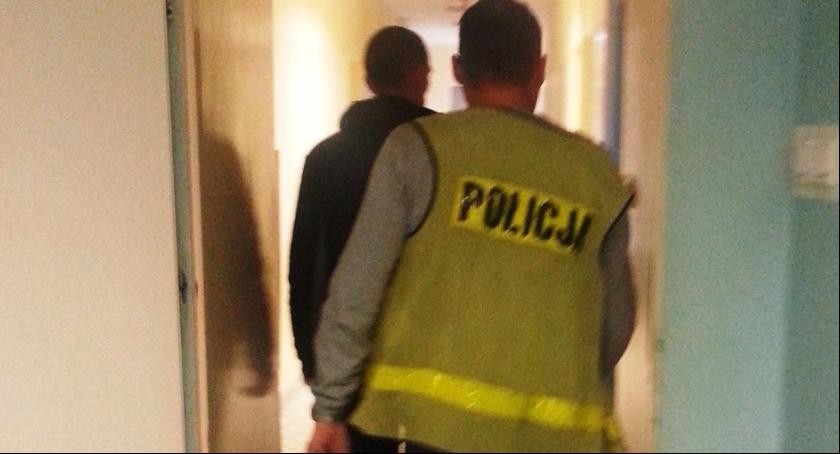 Ukradli pieniądze pod nieuwagę kasjerki