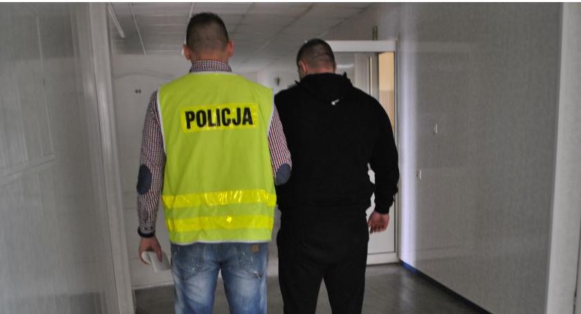 Pijani wtargnęli na prywatną posesję w Łowiczu. Grozi im do 5 lat więzienia