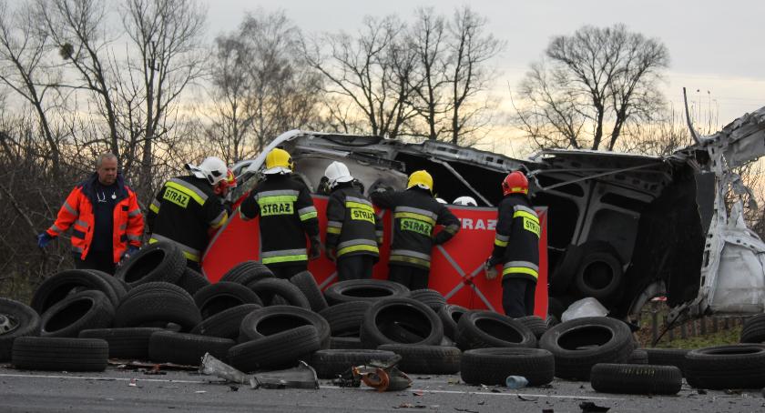 Tragiczny wypadek pod Łowiczem. Nie żyje jedna osoba