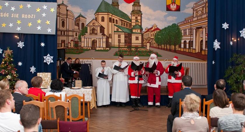 Bóg się rodzi, przekażmy sobie znak pokoju - Wigilia w ZSP nr 1 w Łowiczu