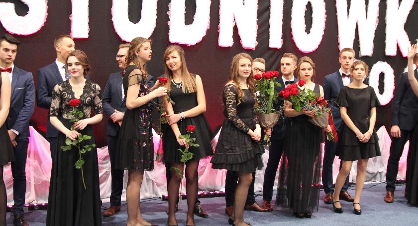 Studniówka w Pijarskim LO (ZDJĘCIA)