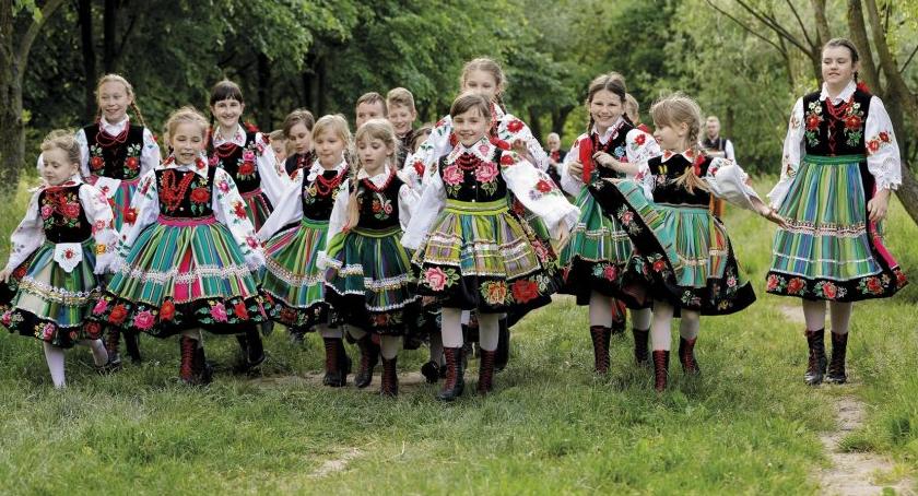 Noworoczny koncert dziecięcych zespołów z Łowicza i Kocierzewa