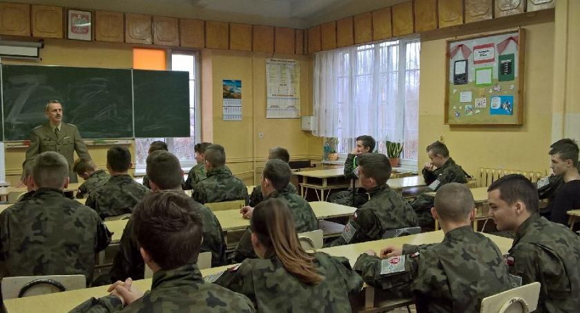 Szkolenia wojskowe dla klasy mundurowej z ZSP nr 1 w Łowiczu