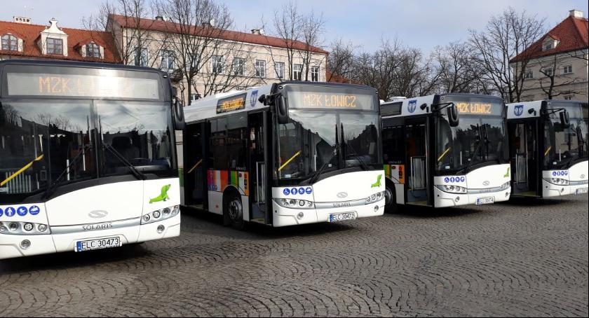 Nowe Solarisy przyjechały na Stary Rynek w Łowiczu