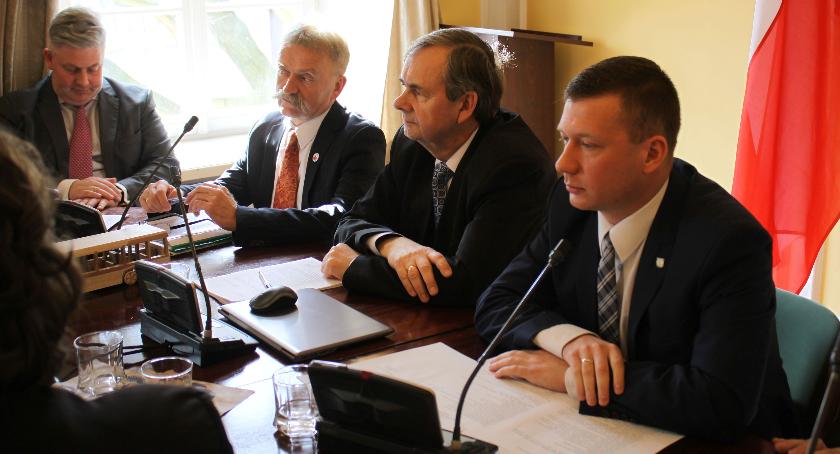 Maciej Rybus nie zasłużył na tytuł honorowego obywatela Łowicza?