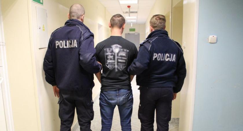 Łowicz: poszukiwany 26-latek kierował po pijaku skradzionym autem