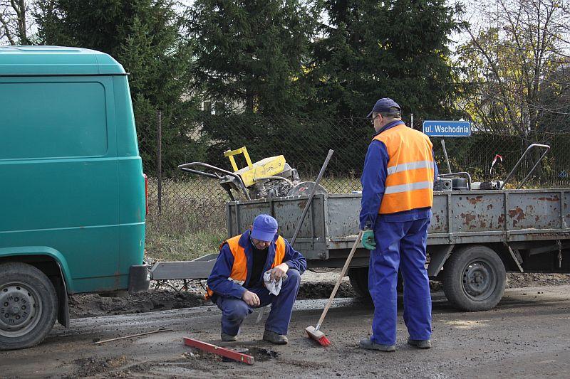Trwa asfaltowanie Wschodniej